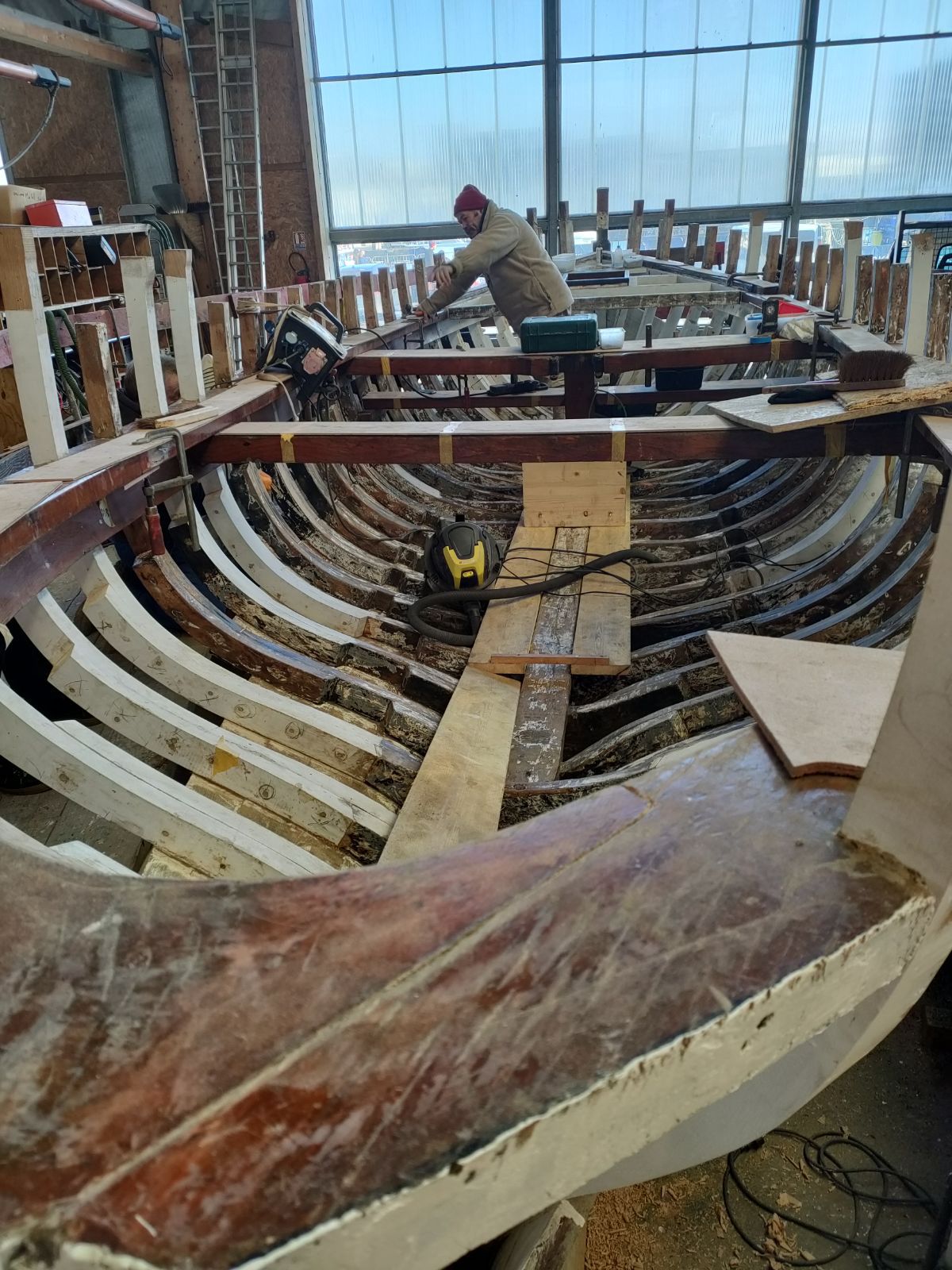 Les adhérents de Bag Plougastell à la manœuvre au chantier du GUIP (12 mars 2024)